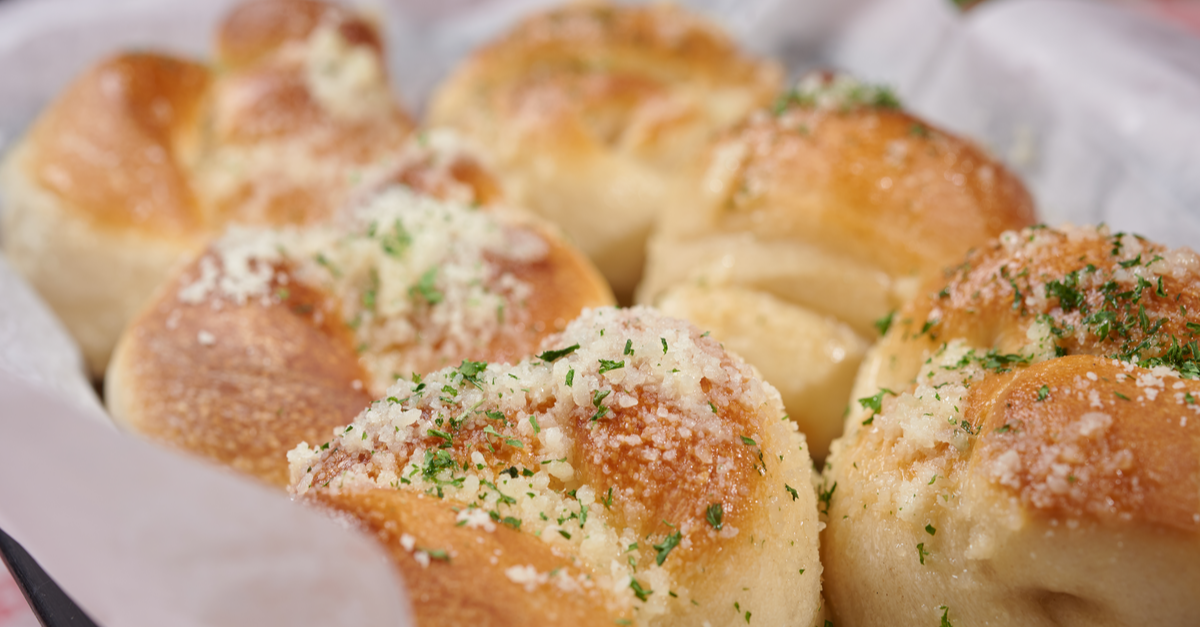 3.Chifle-cu-parmezan_shutterstock_1541502452.png.jpeg