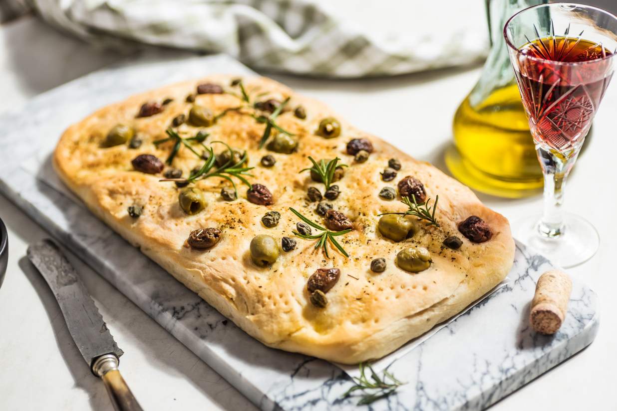 Focaccia cu măsline verzi