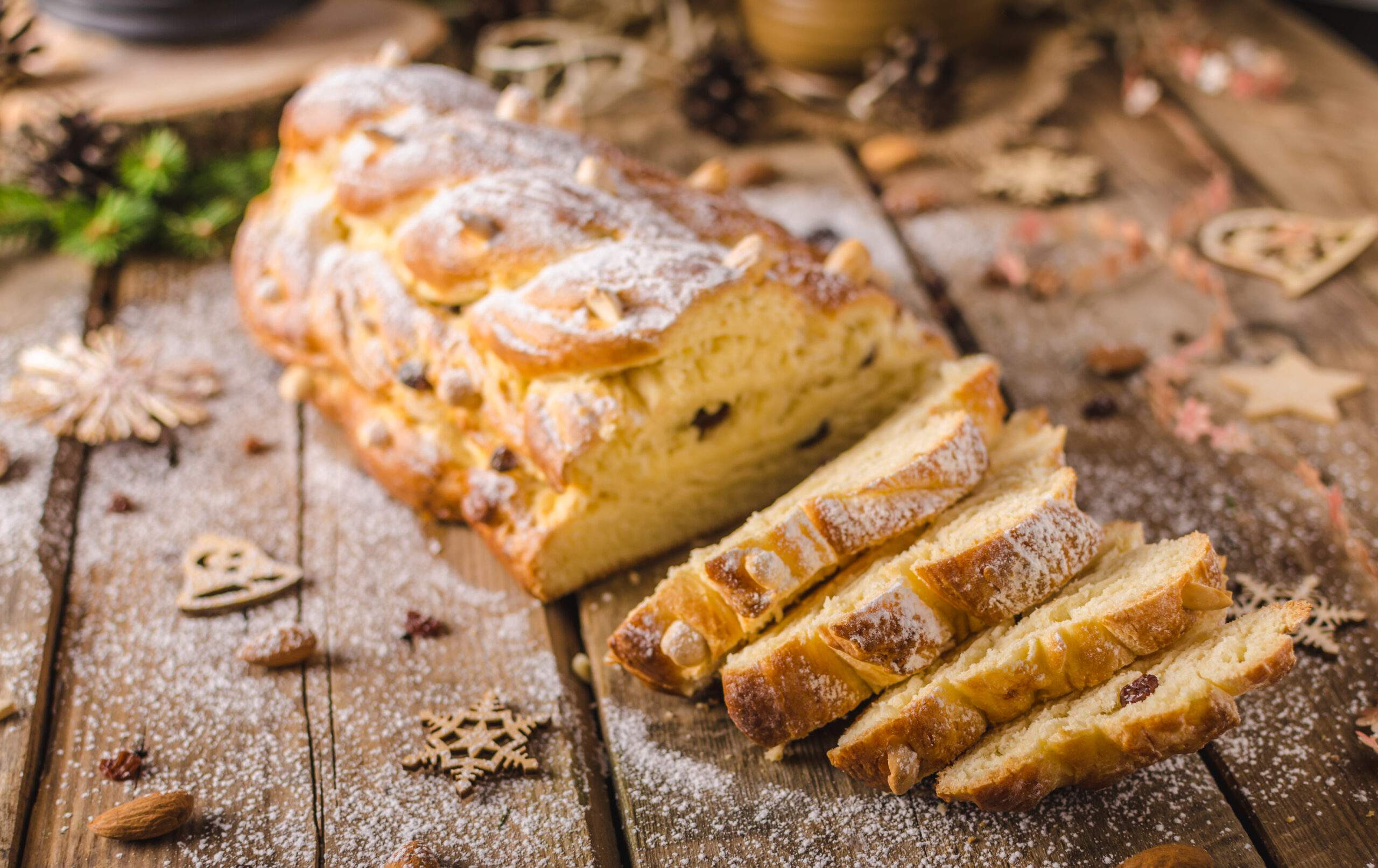 Traditional,Czech,Christmas,Cake,,Vanocka,,Delicious,Breakfast,For,Whole,Family