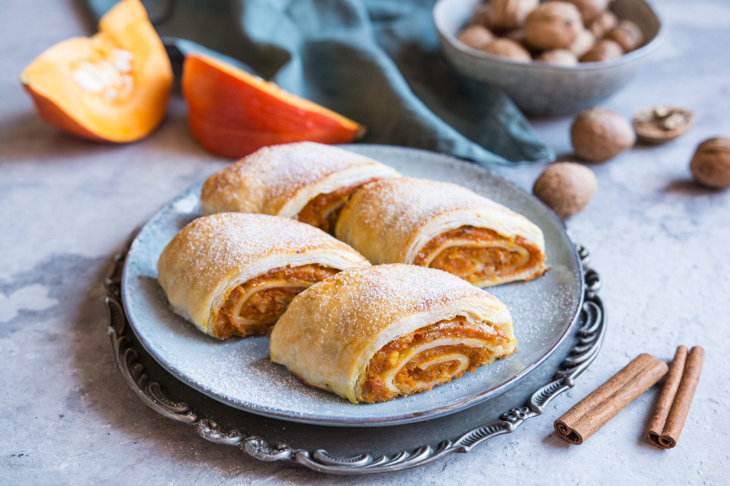 Sweet,Pumpkin,Strudel,With,Walnut,And,Cinnamon