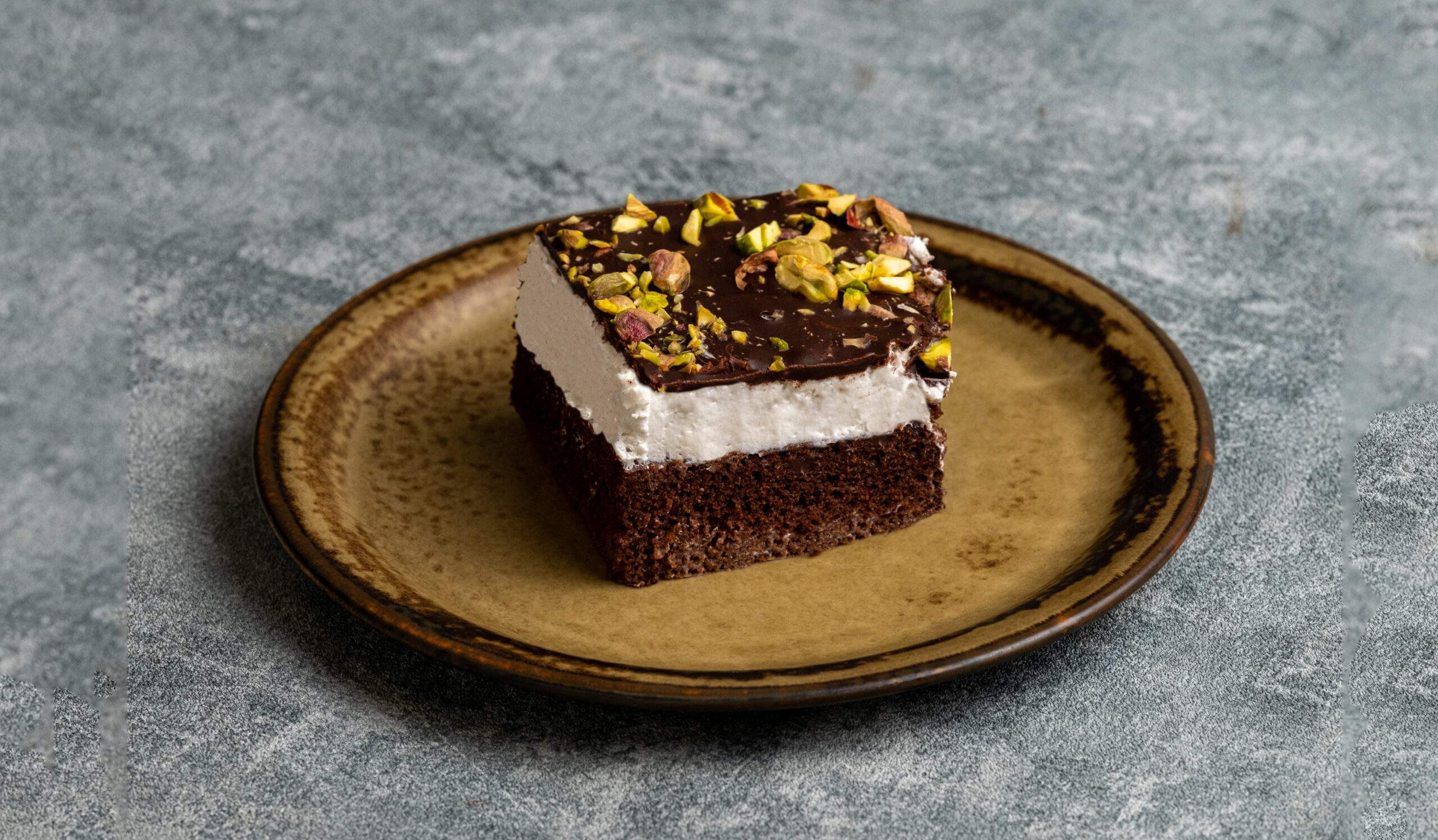 Prajitura cu crema de frisca si ganache de ciocolata (2)