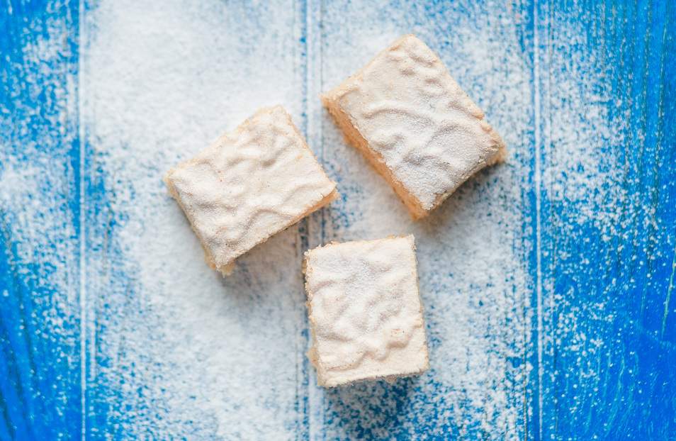 Butter cake and vanilla cream